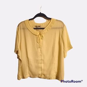 Taylor & Twirl butter yellow blouse.   4x.  Fits small.
